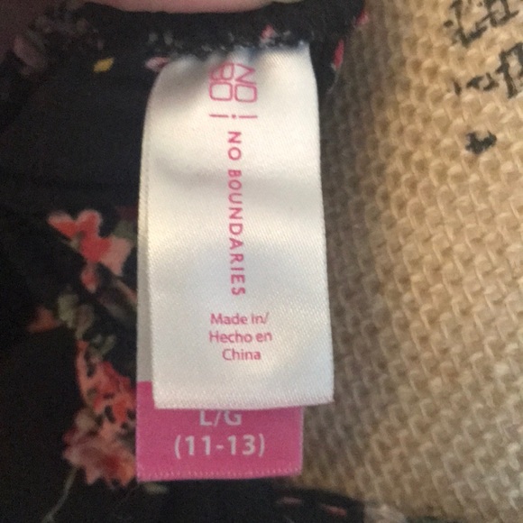 Black Floral No Boundaries Blouse - Picture 8 of 9